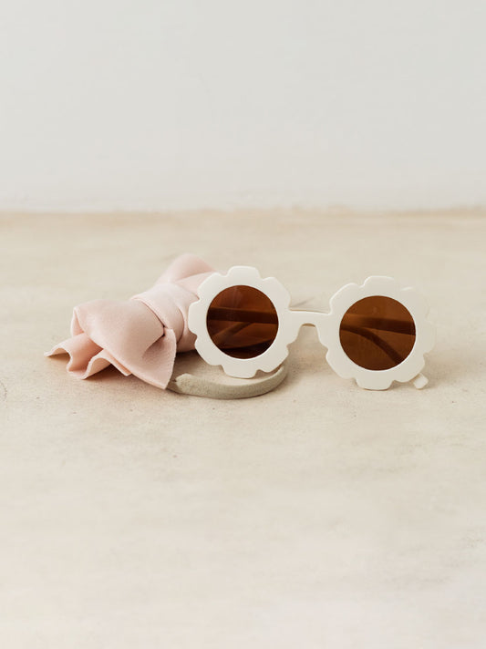 Trend{ING}s Baby Sunny Sunglasses Set in Coconut white colour