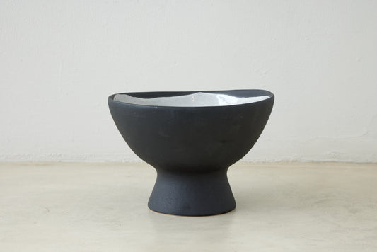 Trend{ING}s Ceramic-Clay-footed bowl in basalt finish; bowl is empty