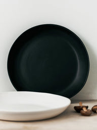 Trend-ings Acacia flat stone platter in black