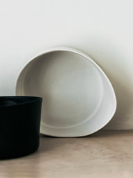 Trend-ings Bianca stone bowl in speckled white colour