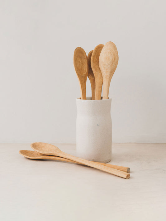 Trend{ING}s Round Ethnic wooden spoons in a jar 