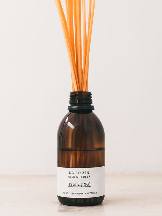 Trend-ings Oil reed diffuser with bamboo sticks in Rose, Geranium & Lavender scent