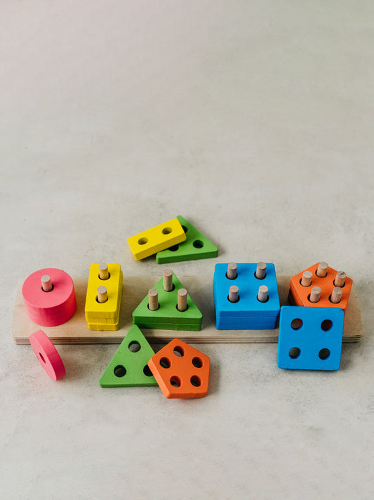 Wooden geometric baby game