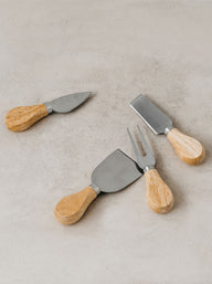 Trend-ings Cheese Knives - a set of 4 with oak wooden handles