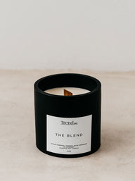 Trend-ings black wooden wick candle, The Blend scent