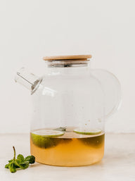 Trend-ings Glass Teapot (1,5L) with lemons and tea inside it